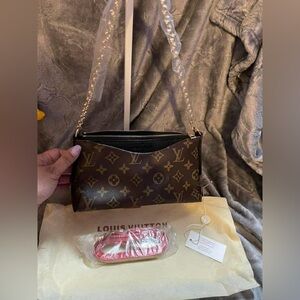 Two way clutch like bag